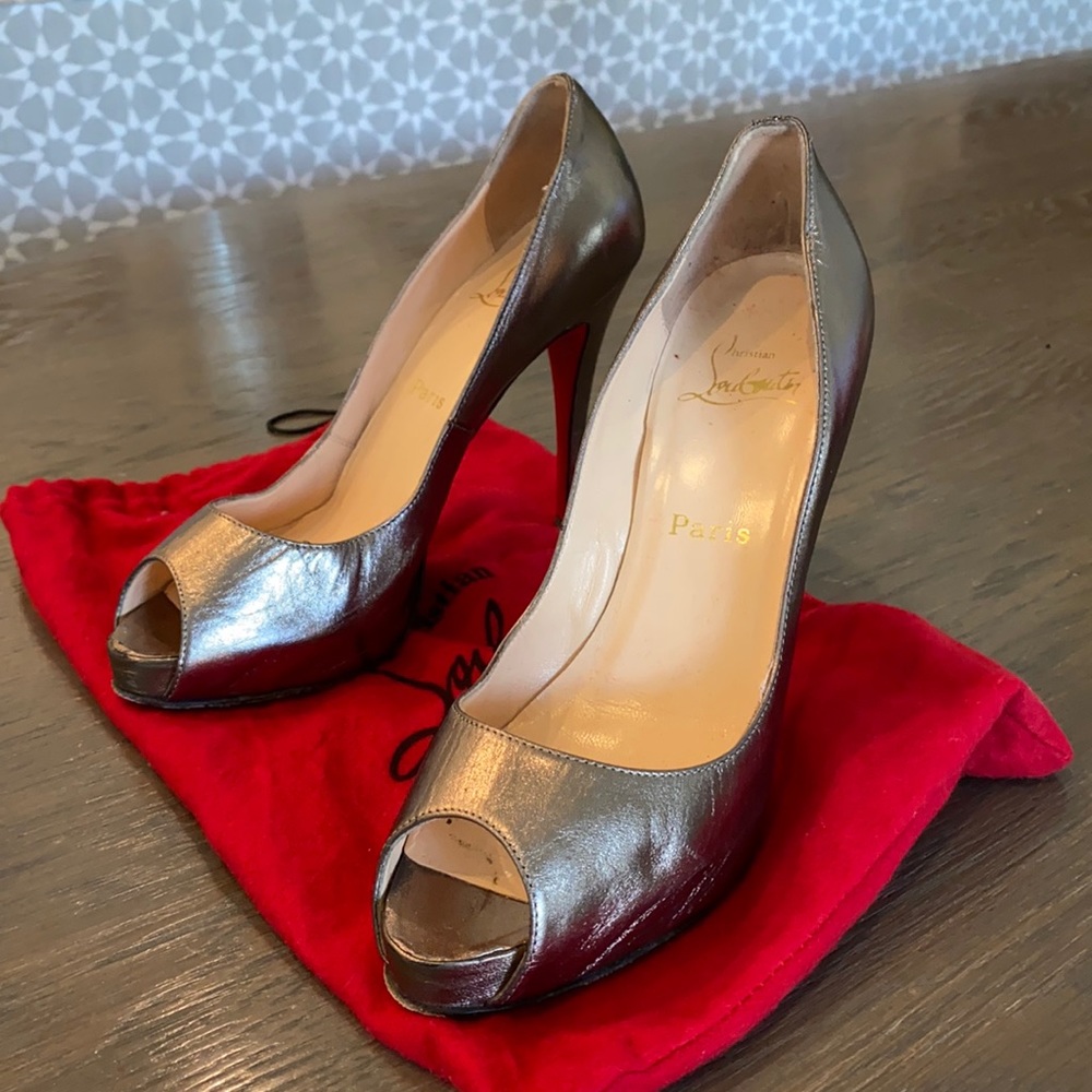 Authentic Christian Louboutin Pumps